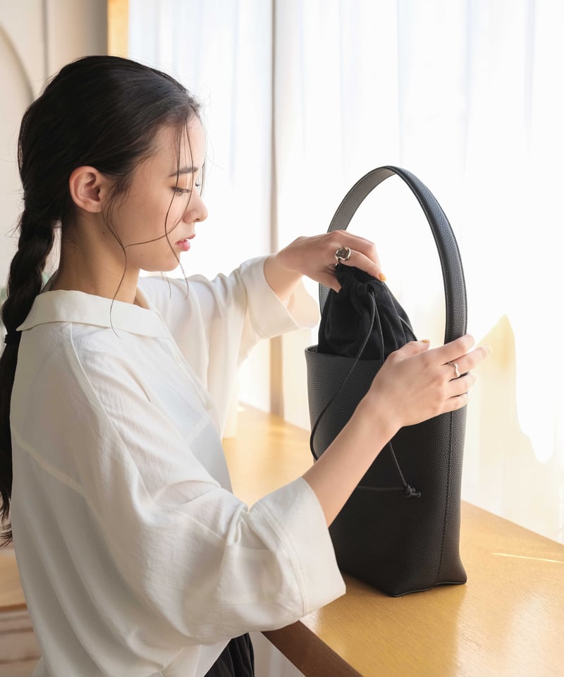 ONE HANDLE SHOULDER BAG middle JISTORY