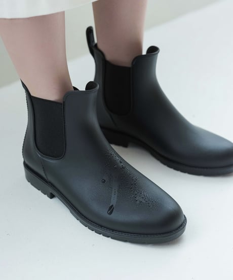 RAIN BOOTS