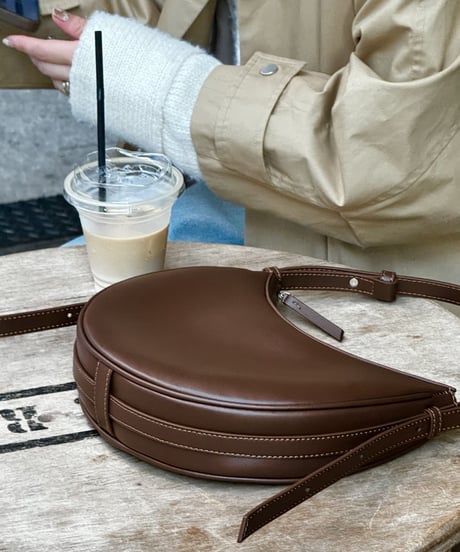 HALF MOON LEATHER SHOULDER BAG / 2color