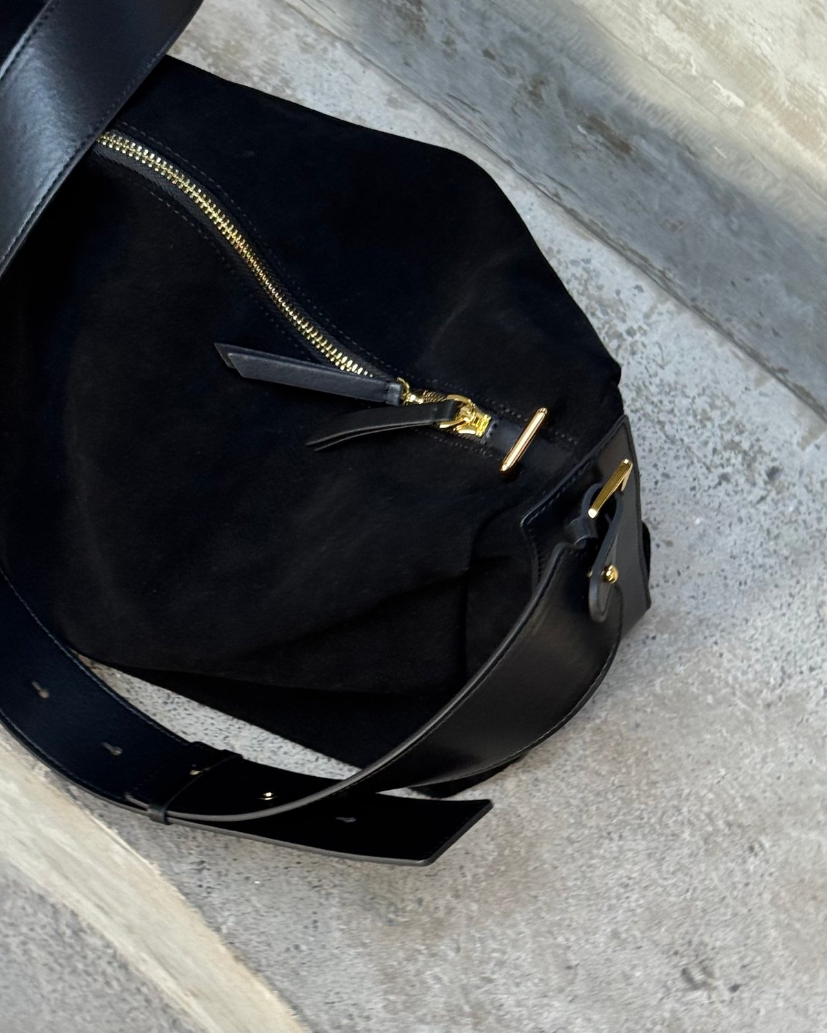 2WAY SUEDE SQUARE BAG | JISTORY