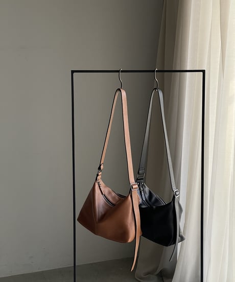 LEATHER SQUARE  SHOULDER / 2color