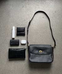 TURN LOCK SQUARE SHOULDER BAG