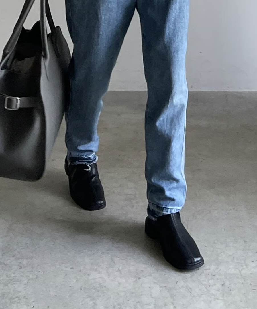 CENTER STITCH SQUARE TOE BOOTS | JISTORY