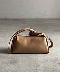 LEATHER ONE SHOULDER BAG