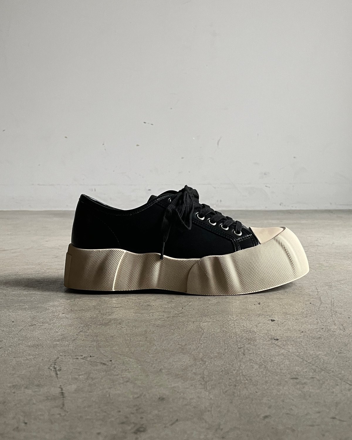 PLATFORM LOW CUT SNEAKERS / 2color | JISTORY