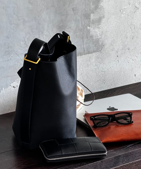 ONE HANDLE BUCKET BAG