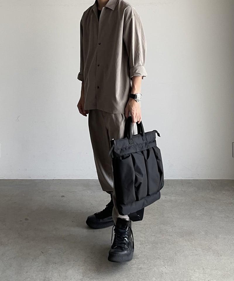【定価24200円】短時間2回のみ使用2025SS HELMET BAG美品 HELMET SHOULDER BAG L / K904095 | SML online shop