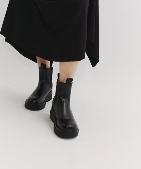 SIDE GORE CHELSEA BOOTS middle