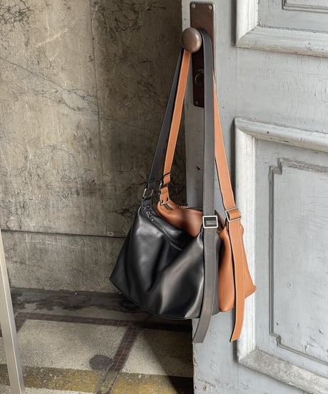 LEATHER SQUARE  SHOULDER / 2color