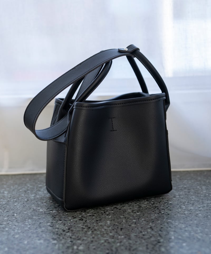 BUCKET SHOULDER BAG | JISTORY
