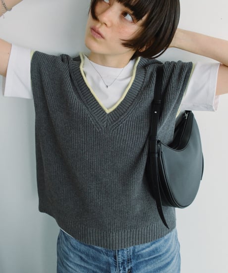 HALF MOON LEATHER SHOULDER BAG / 2color
