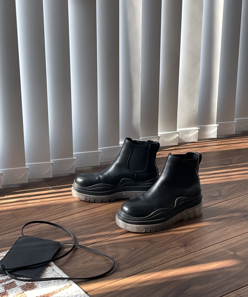 CLEAR SOLE CHELSEA BOOTS | JISTORY