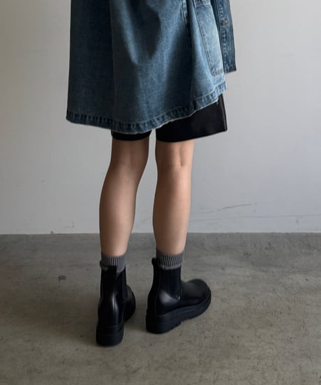 SIDE GORE CHELSEA BOOTS middle
