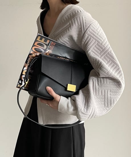 CENTER STITCH CLASSIC SHOULDER BAG