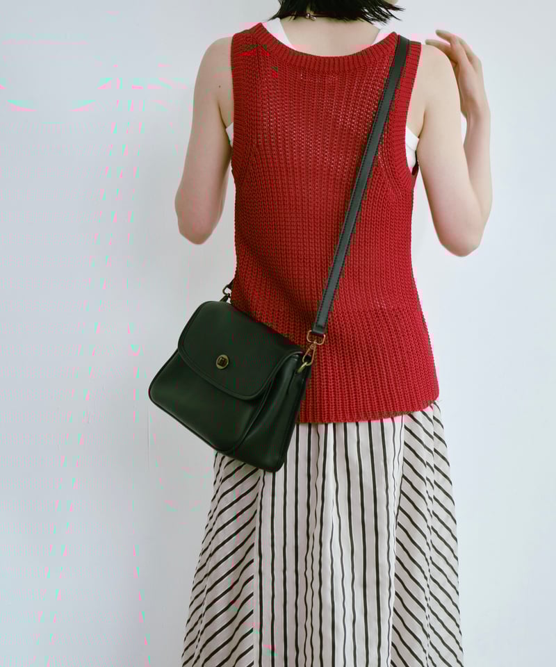 TURN LOCK SQUARE SHOULDER BAG | JISTORY