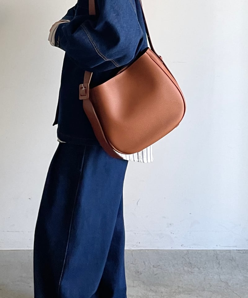 ROUND LEATHER SHOULDER BAG | JISTORY