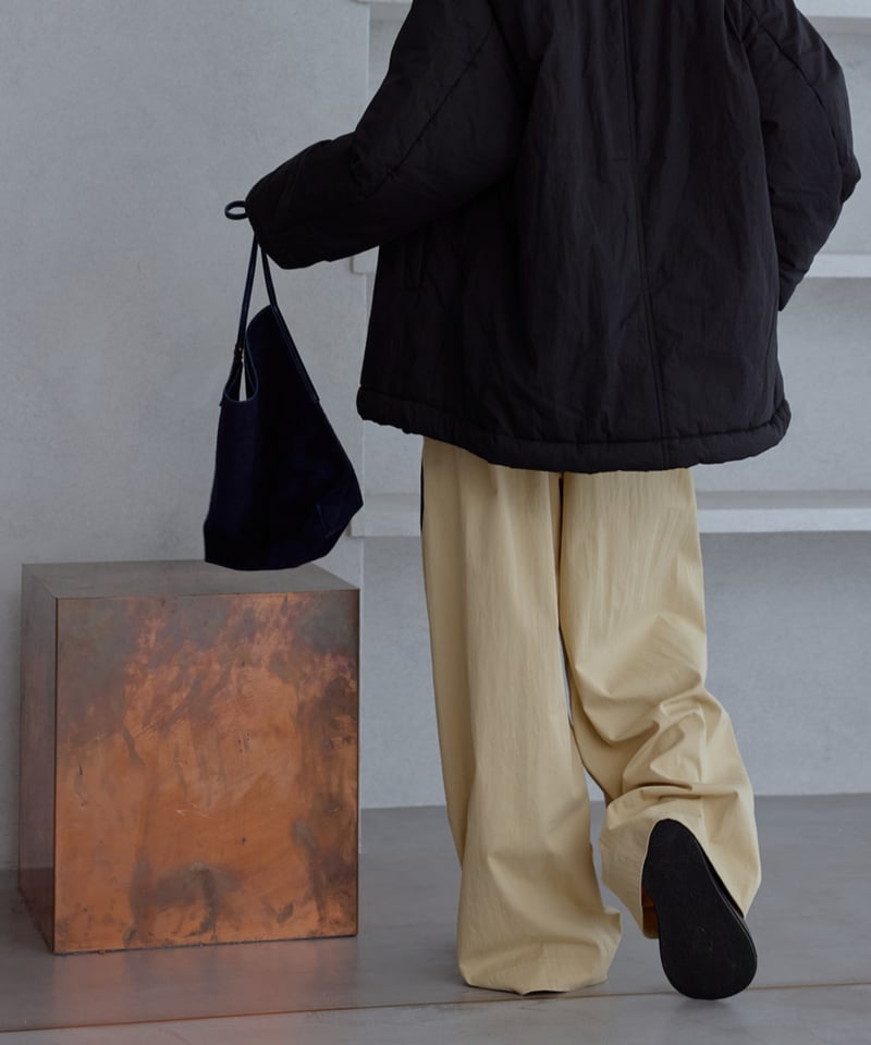 SUEDE DRAWSTRING SHOULDER BAG | JISTORY