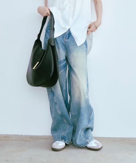 CLAMS SHOULDER BAG