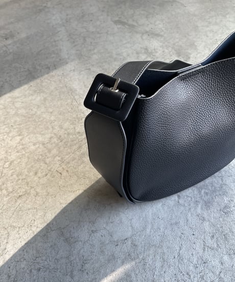 ROUND LEATHER SHOULDER BAG / 2color