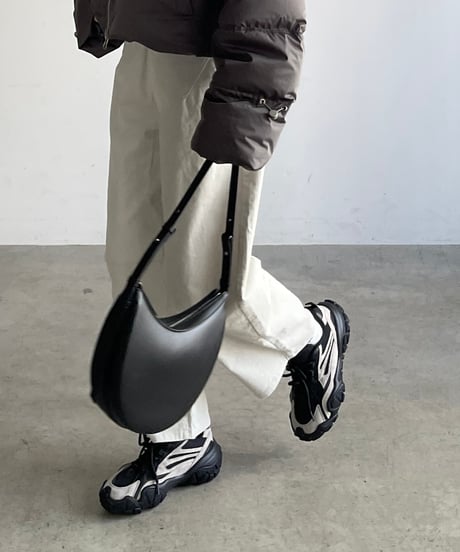 HALF MOON LEATHER SHOULDER BAG / 2color