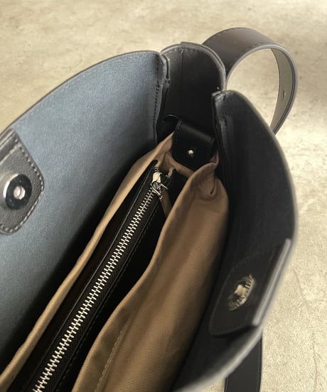ROUND LEATHER SHOULDER BAG / 2color