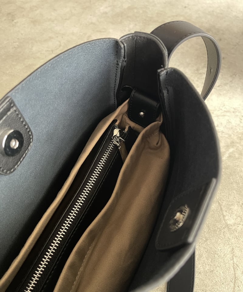 ROUND LEATHER SHOULDER BAG / 2color | JISTORY