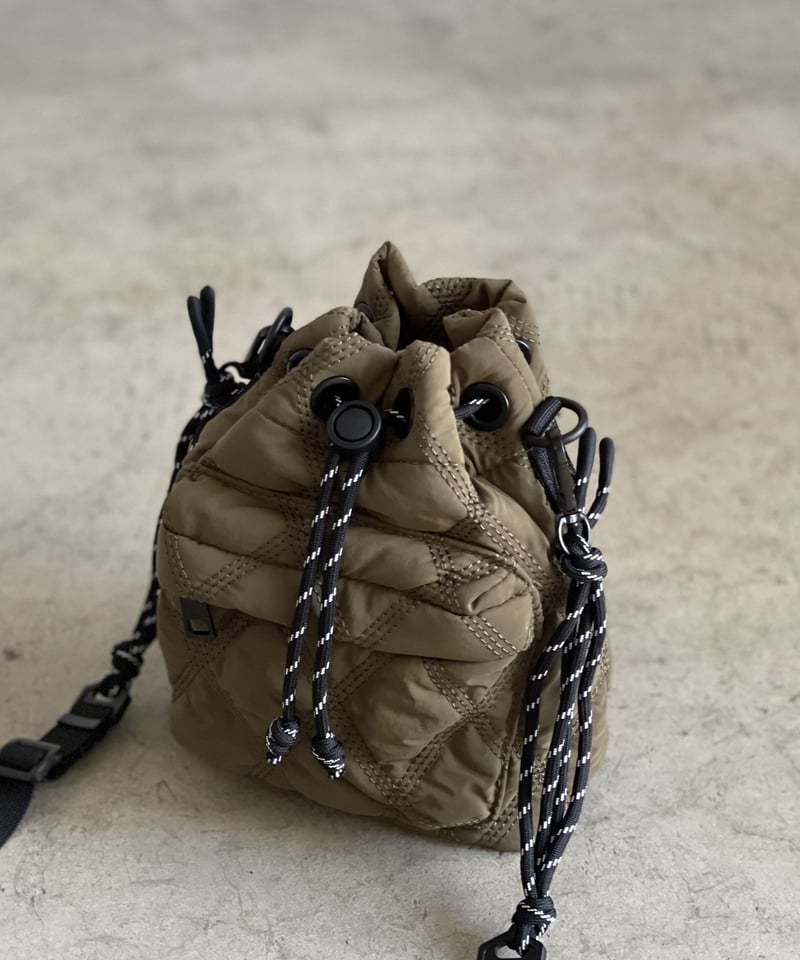 美品】PHARFAITE パルフェット クロスストラップスポーツブラブラック