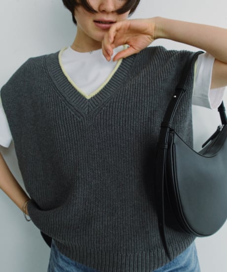 HALF MOON LEATHER SHOULDER BAG / 2color