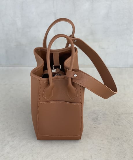 BUCKET SHOULDER BAG