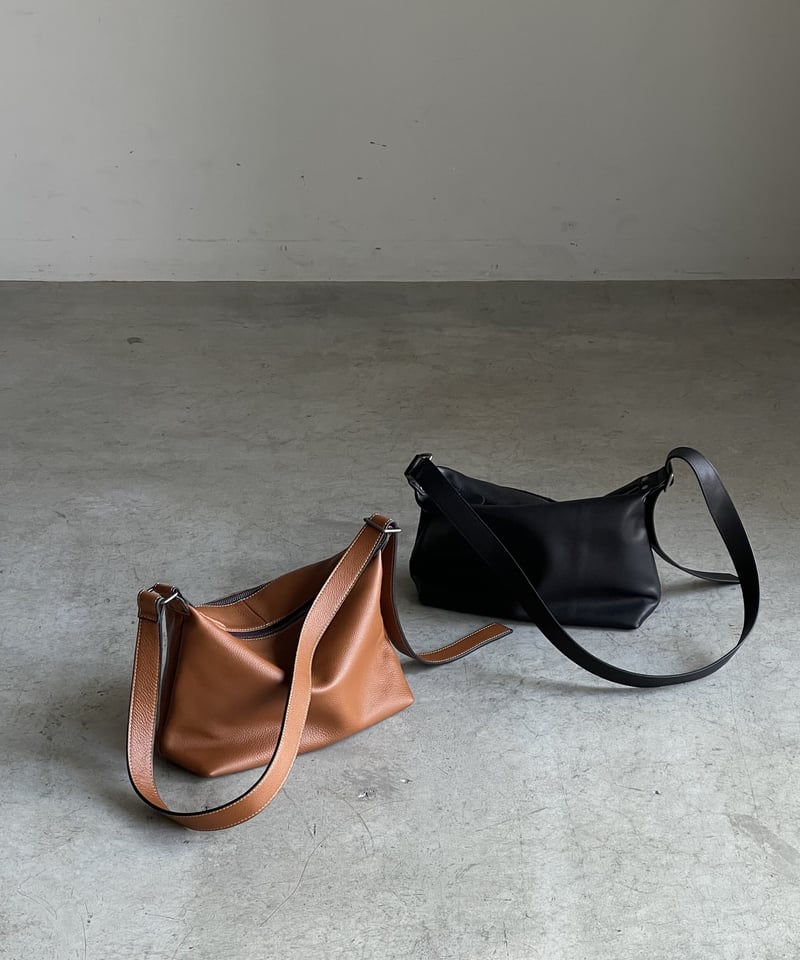 LEATHER SQUARE SHOULDER / 2color | JISTORY