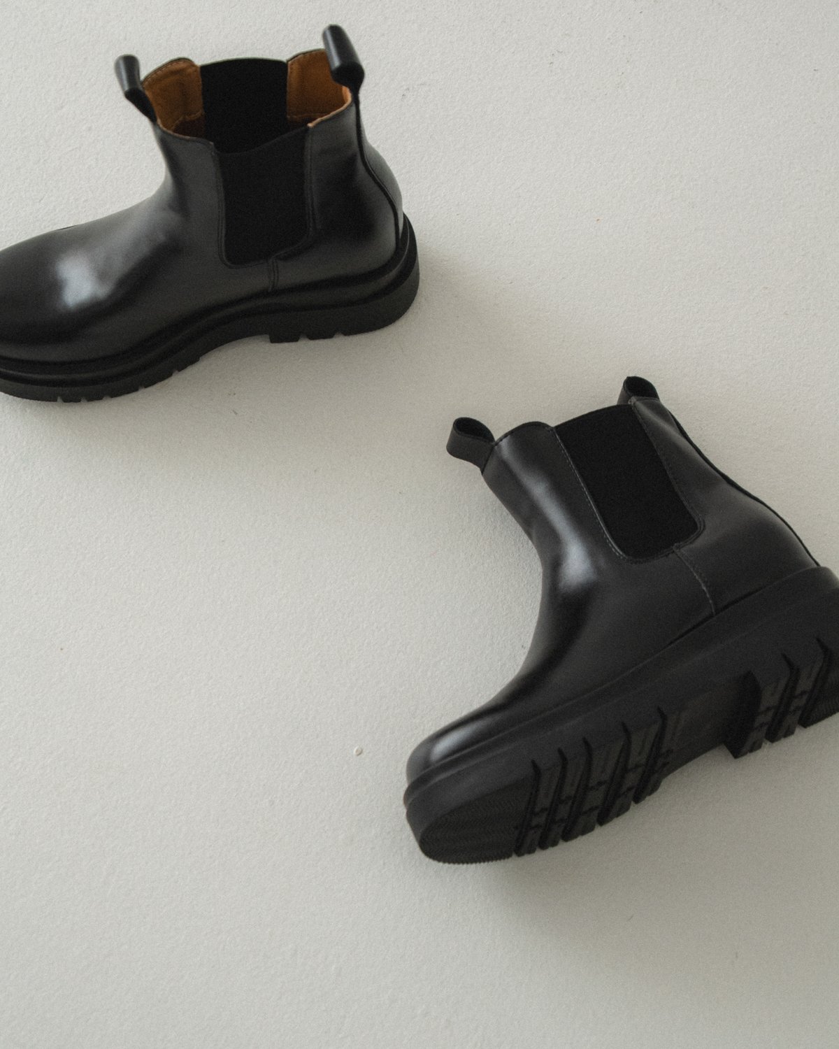 SIDE GORE CHELSEA BOOTS middle | JISTORY