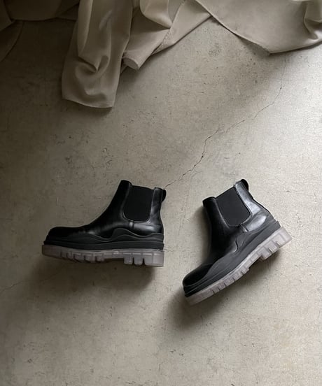 CLEAR SOLE CHELSEA BOOTS