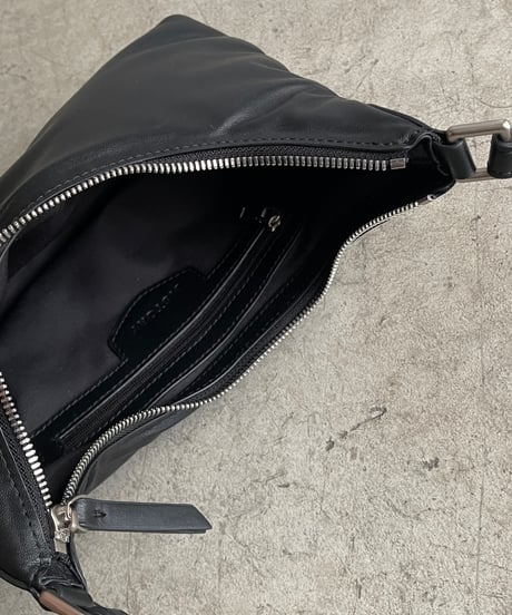 PADDED ONE SHOULDER HOBO BAG
