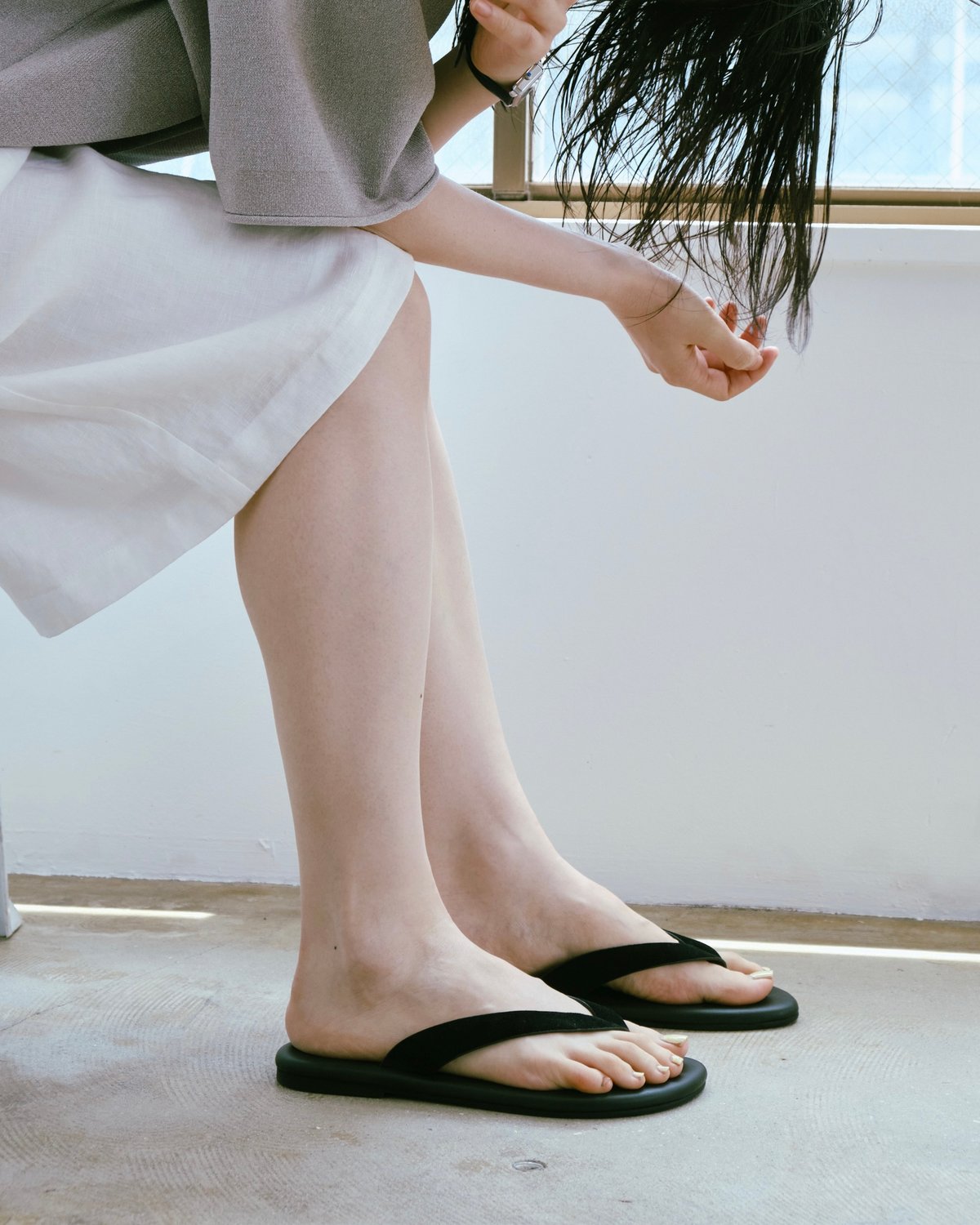LEATHER THONG SANDALS | JISTORY