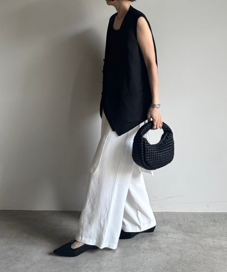 T-STRAP LOW HEEL SHOES
