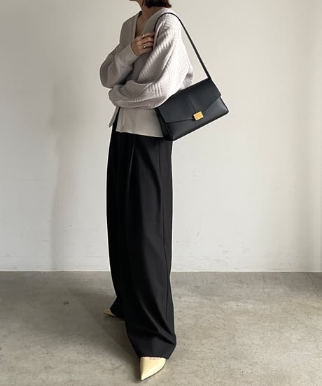 CENTER STITCH CLASSIC SHOULDER BAG