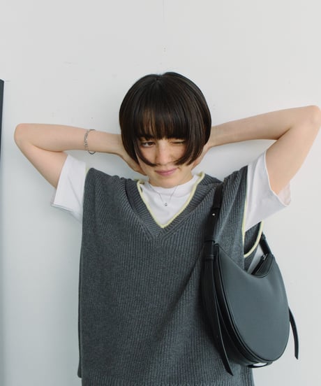 HALF MOON LEATHER SHOULDER BAG / 2color