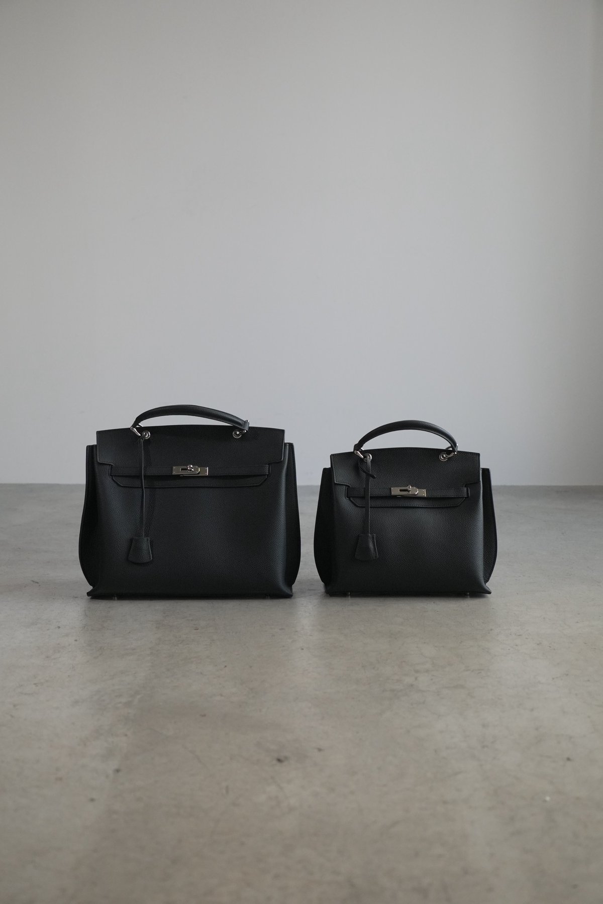 【美品】JISTORY ジストリー　スクエアベルトハンドルバッグ　キャメルM SQUARE BELT HANDLE BAG / 3color ＜送料無料＞ | JISTORY