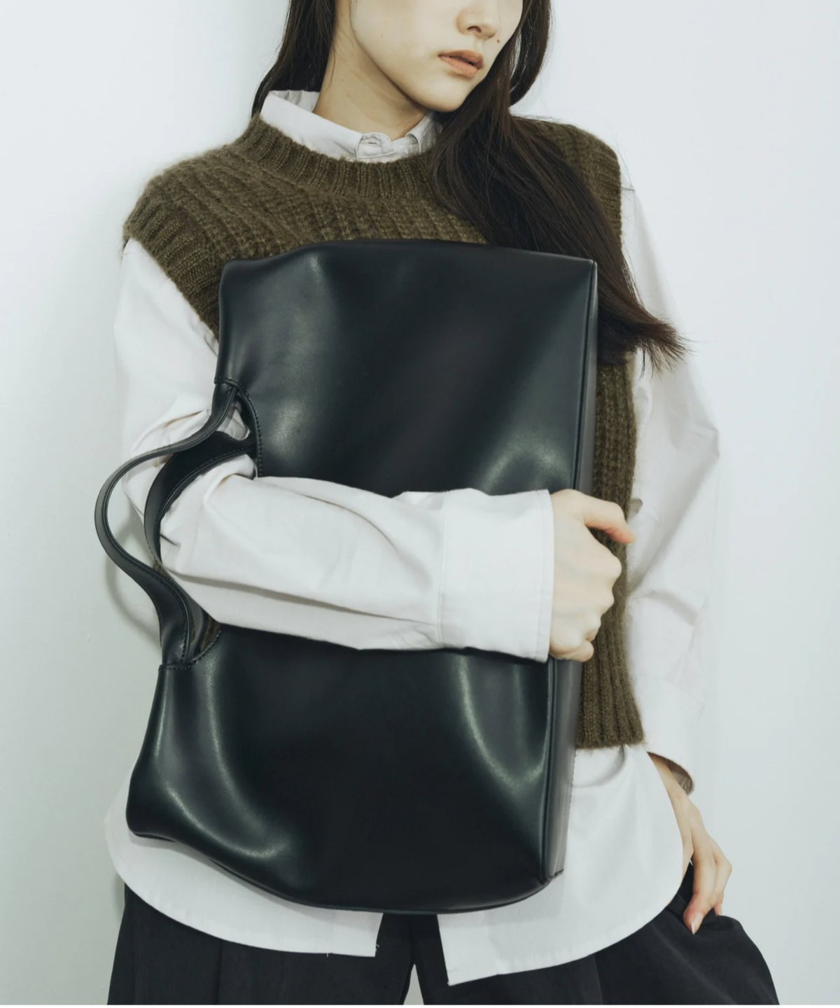 FLAT HANDLE LEATHER TOTE BAG | JISTORY