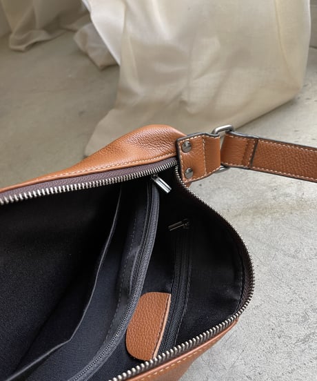 LEATHER SQUARE  SHOULDER / 2color