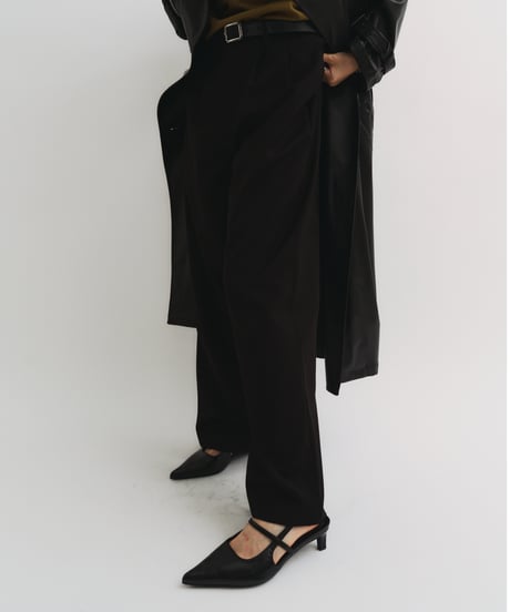 SLENDER STRAP PUMPS