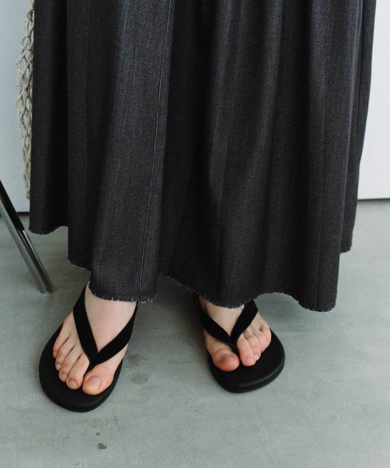 LEATHER THONG SANDALS | JISTORY