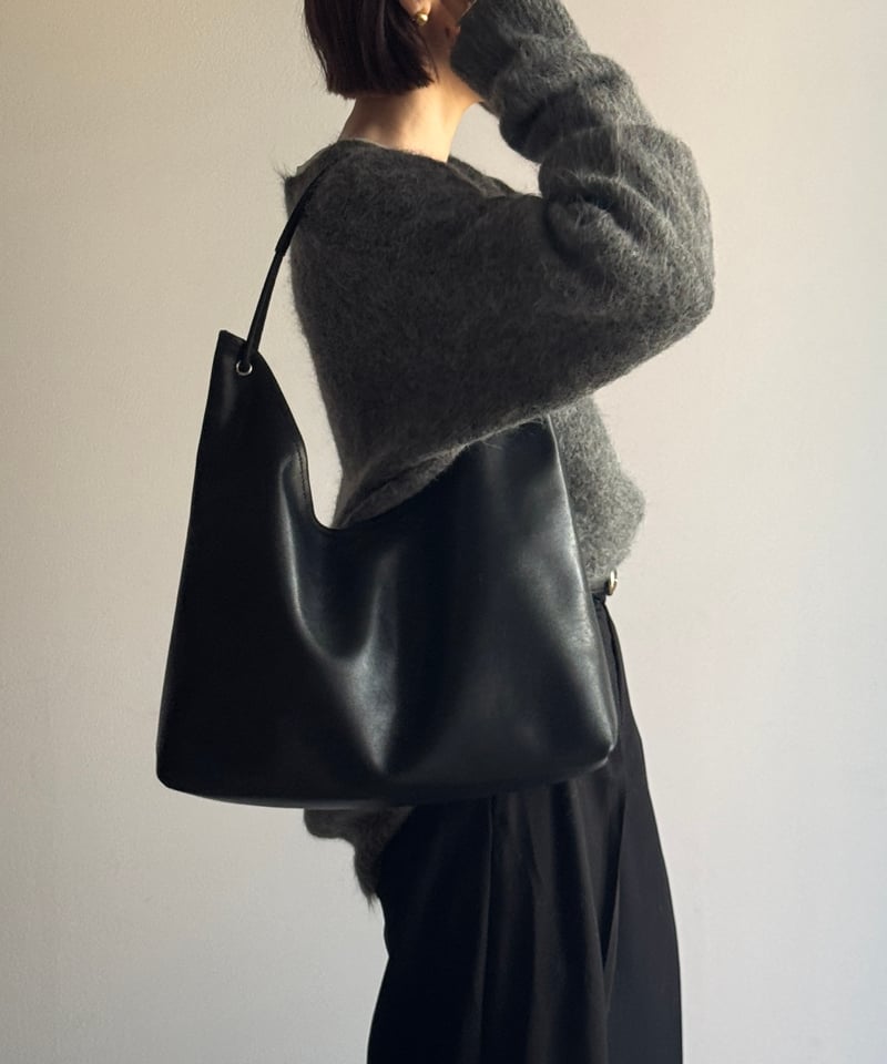 TRIANGLE LEATHER TOTE BAG | JISTORY