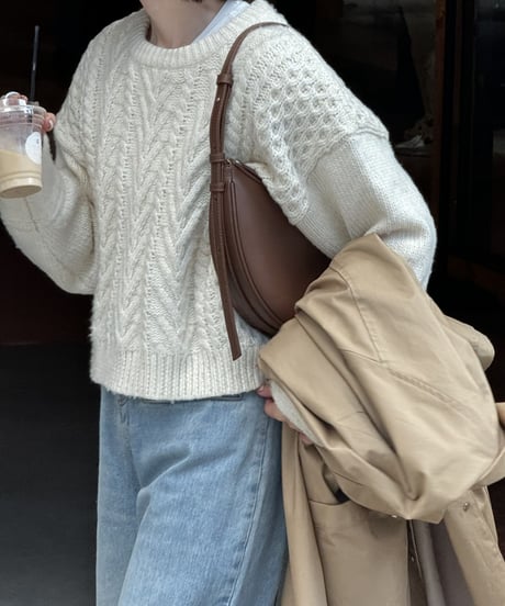 HALF MOON LEATHER SHOULDER BAG / 2color
