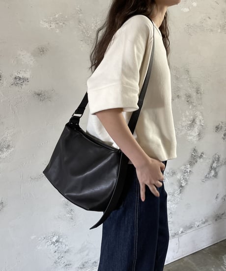 LEATHER SQUARE  SHOULDER / 2color