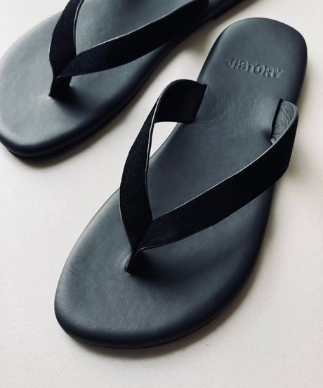 LEATHER THONG SANDALS