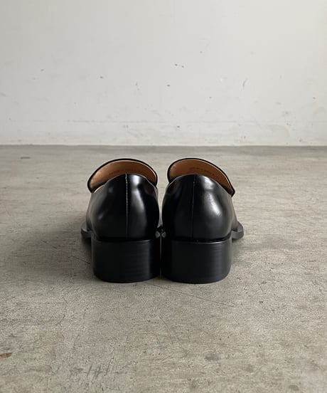 LEATHER POINTED TOE LOAFER / 2color