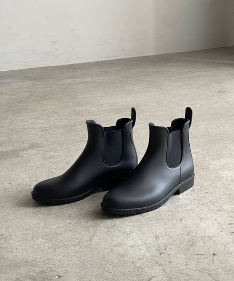 RAIN BOOTS