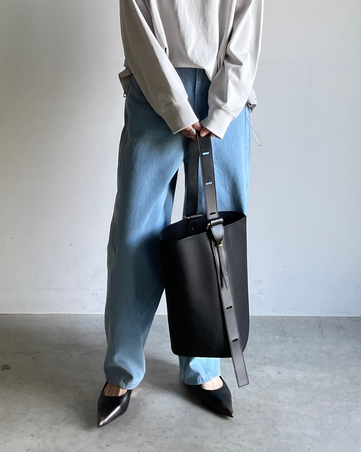 ONE HANDLE BUCKET BAG | JISTORY ONE HANDLE BUCKET BAG | JISTORY