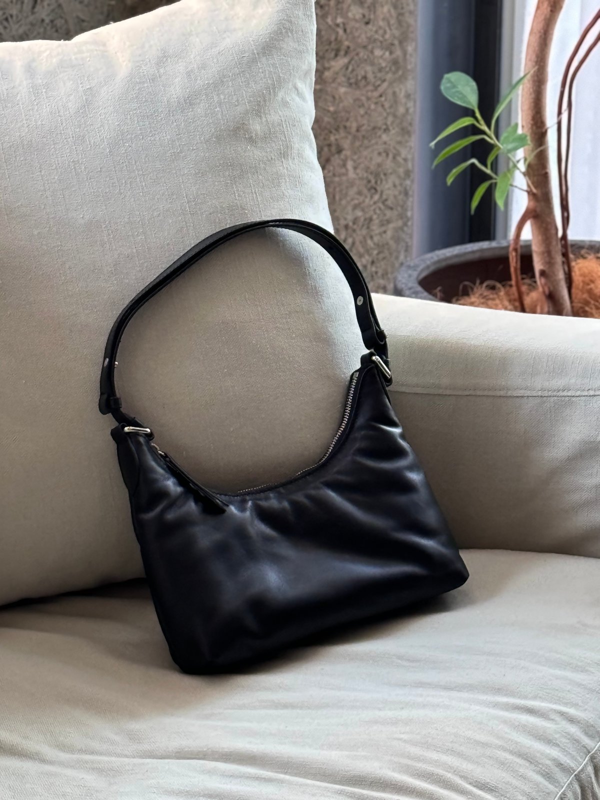 PADDED ONE SHOULDER HOBO BAG JISTORY